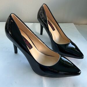 2lips Too Patent Leather Elegant Black Pointed women Lower 2’ Inch Heels Size 7